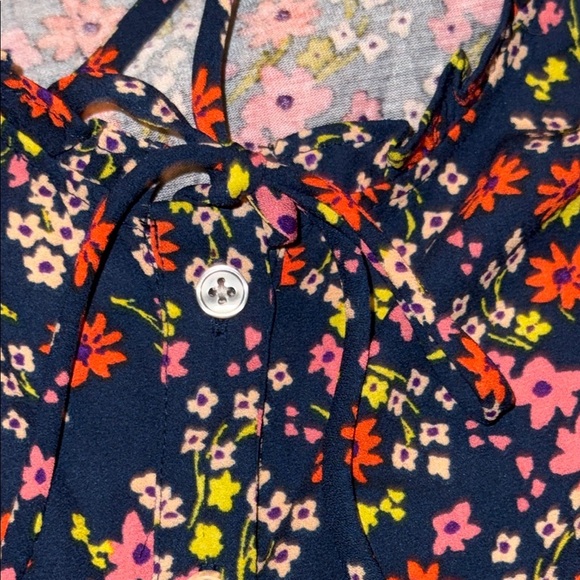 🌹Loft Navy Floral Sleeveless Blouse - Picture 4 of 6